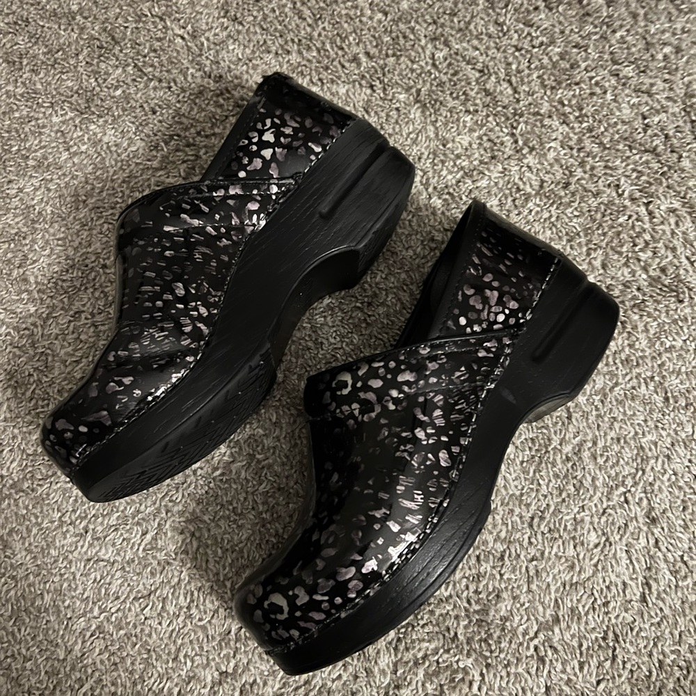 Dansko Black and Gray Patterned Clogs